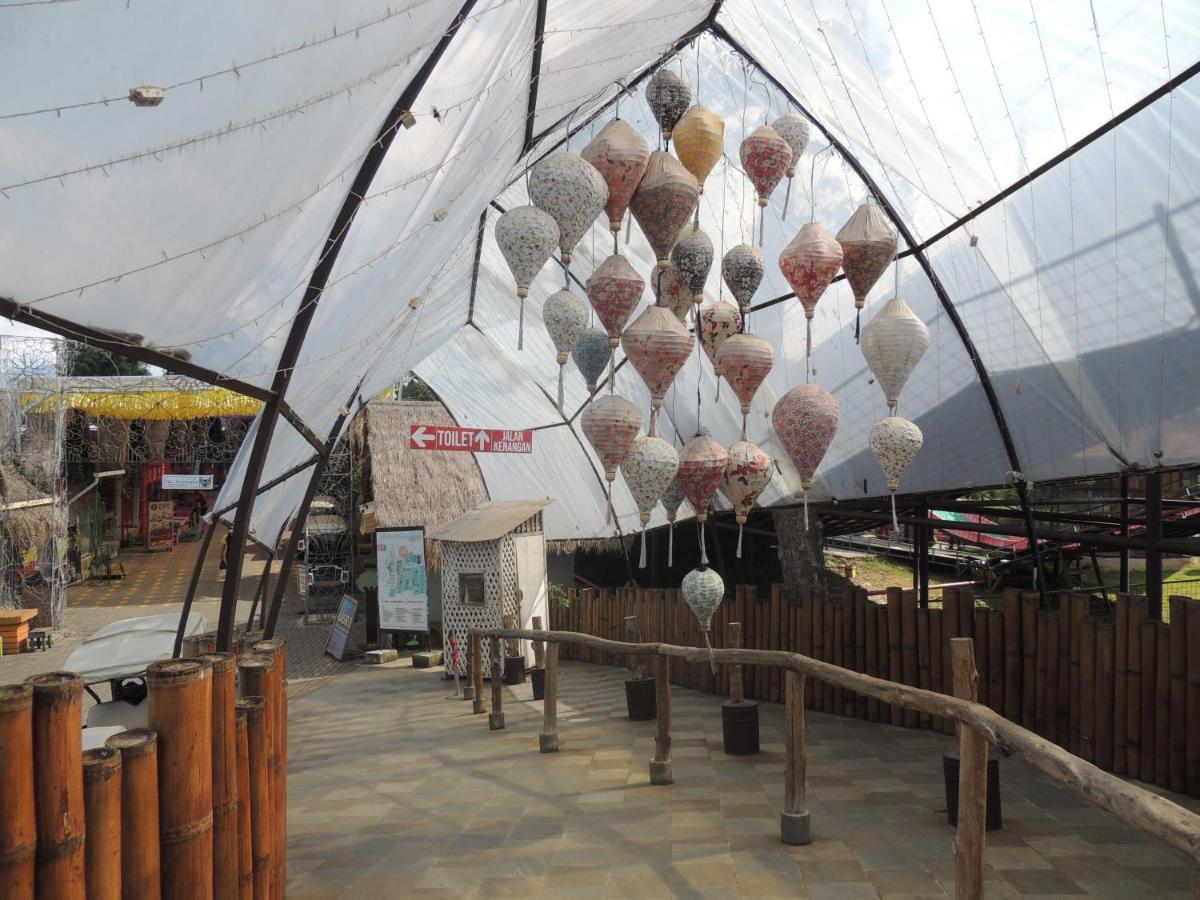 Hotel Semilir Glamping Semarang Exterior foto