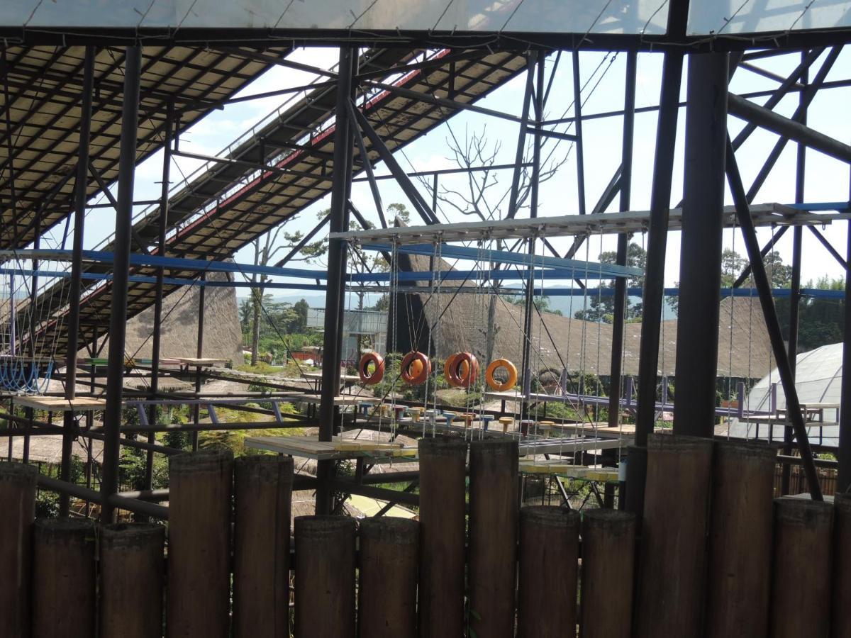 Hotel Semilir Glamping Semarang Exterior foto