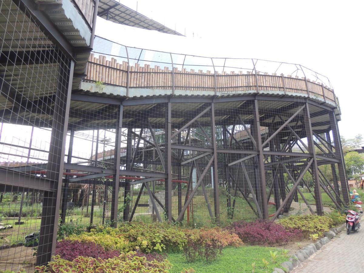 Hotel Semilir Glamping Semarang Exterior foto